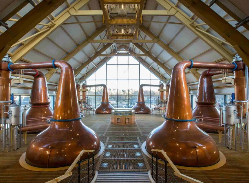 Перегонные кубы: полный путеводитель по выбору профессионального оборудования